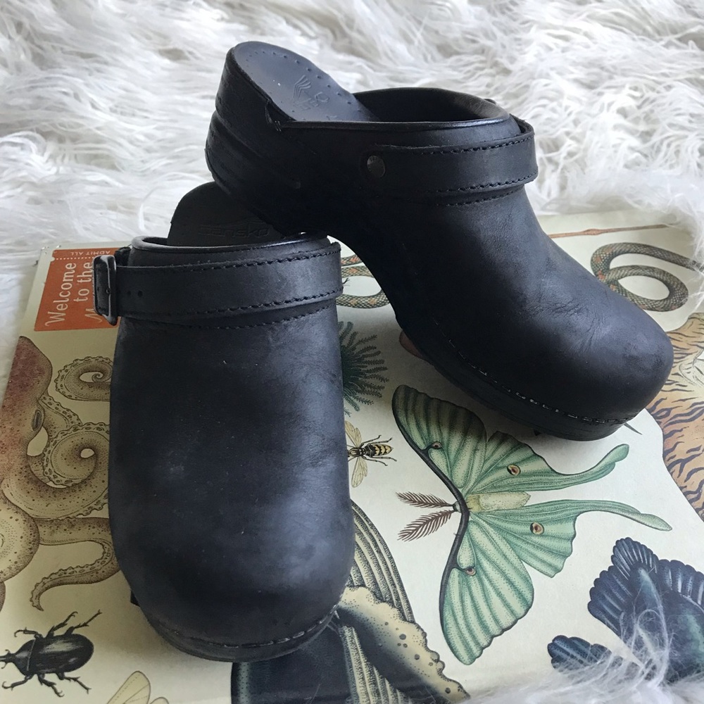 Dansko Ingrid Black Oiled Leather Clogs